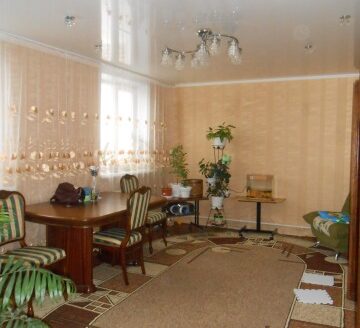 Дом 137,6 м² на участке 6,2 сот. ул. Безжонова, 182