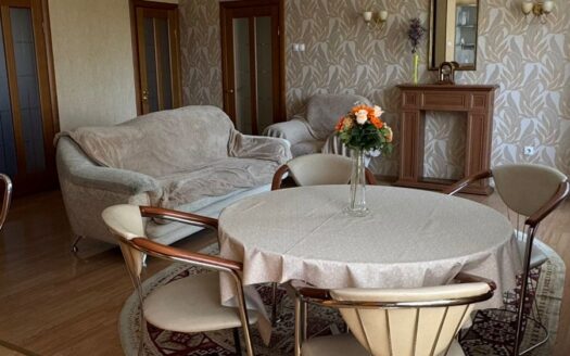 4-к. квартира, 120 м², 4/5 эт. ул. Чалабяна, 7
