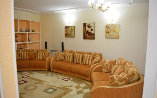 4-к. квартира, 185 м², 5/12 эт. Бульвар Победы, дом 2