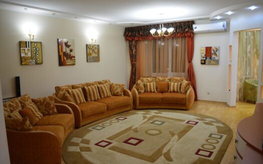 4-к. квартира, 185 м², 5/12 эт. Бульвар Победы, дом 2