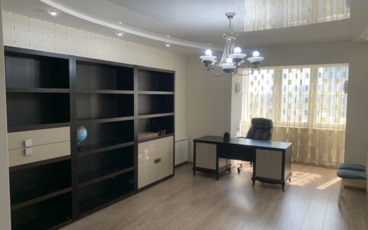 4-к. квартира, 255 м², 5/6 эт. проспект Губернатора Анатолия Гужвина, 3