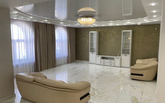4-к. квартира, 255 м², 5/6 эт. проспект Губернатора Анатолия Гужвина, 3