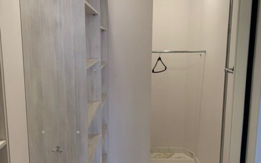 4-к. квартира, 255 м², 5/6 эт. проспект Губернатора Анатолия Гужвина, 3