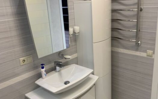4-к. квартира, 255 м², 5/6 эт. проспект Губернатора Анатолия Гужвина, 3
