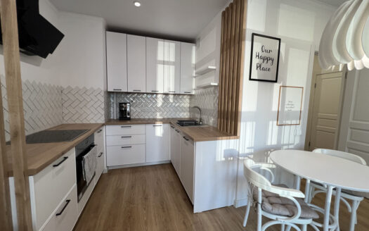 2-к. квартира, 46 м², 2/18 эт. ул. Трофимова, 10