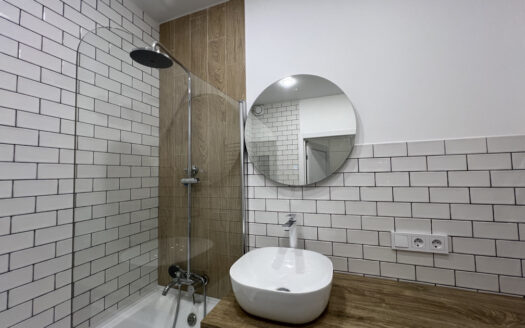 2-к. квартира, 46 м², 2/18 эт. ул. Трофимова, 10